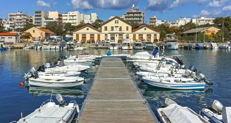 &Omicron; Έ&beta;&rho;&omicron;&sigmaf; &sigma;&tau;&omicron;&nu; K&omicron;&iota;&nu;&omega;&nu;&iota;&kappa;ό T&omicron;&upsilon;&rho;&iota;&sigma;&mu;ό, &mu;&epsilon; 12 &delta;&omega;&rho;&epsilon;ά&nu; &delta;&iota;&alpha;&nu;&upsilon;&kappa;&tau;&epsilon;&rho;&epsilon;ύ&sigma;&epsilon;&iota;&sigmaf; | &Tau;&omicron; &pi;&lambda;&alpha;ί&sigma;&iota;&omicron; &tau;&eta;&sigmaf; &kappa;&rho;&alpha;&tau;&iota;&kappa;ή&sigmaf; &alpha;&rho;&omega;&gamma;ή&sigmaf;