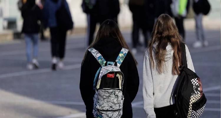 &Upsilon;&pi;&omicron;&upsilon;&rho;&gamma;&epsilon;ί&omicron; &Pi;&alpha;&iota;&delta;&epsilon;ί&alpha;&sigmaf;: &Pi;&rho;&omicron;&chi;&omega;&rho;ά &eta; &upsilon;&lambda;&omicron;&pi;&omicron;ί&eta;&sigma;&eta; &tau;&omicron;&upsilon; &Pi;&omicron;&lambda;&lambda;&alpha;&pi;&lambda;&omicron;ύ &Beta;&iota;&beta;&lambda;ί&omicron;&upsilon; &sigma;&tau;&alpha; &sigma;&chi;&omicron;&lambda;&epsilon;ί&alpha;