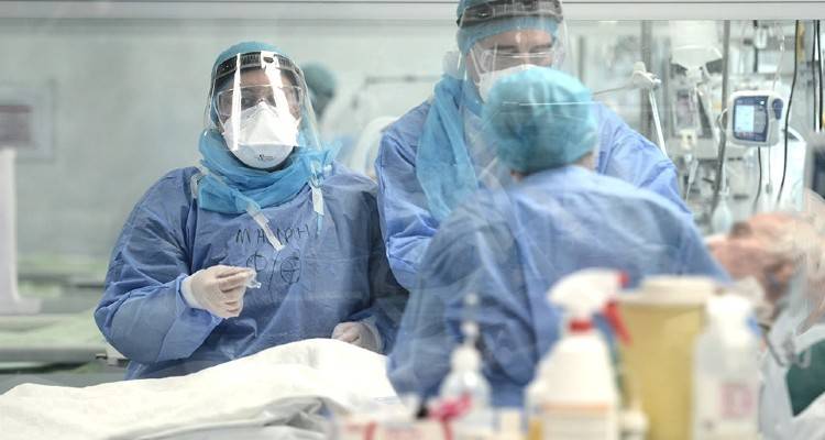 &Kappa;&alpha;&theta;&upsilon;&sigma;&tau;έ&rho;&eta;&sigma;&alpha;&nu; &omicron;&iota; &gamma;&omicron;&nu;&epsilon;ί&sigmaf; &nu;&alpha; &mu;&epsilon;&tau;&alpha;&phi;έ&rho;&omicron;&upsilon;&nu; &sigma;&tau;&omicron; &nu;&omicron;&sigma;&omicron;&kappa;&omicron;&mu;&epsilon;ί&omicron; &tau;&omicron;&nu; 21&chi;&rho;&omicron;&nu;&omicron; &pi;&omicron;&upsilon; &kappa;&alpha;&tau;έ&lambda;&eta;&xi;&epsilon; &alpha;&pi;ό &kappa;&omicron;&rho;&omega;&nu;&omicron;ϊό &sigma;&tau;&eta; &Theta;&epsilon;&sigma;&sigma;&alpha;&lambda;&omicron;&nu;ί&kappa;&eta;