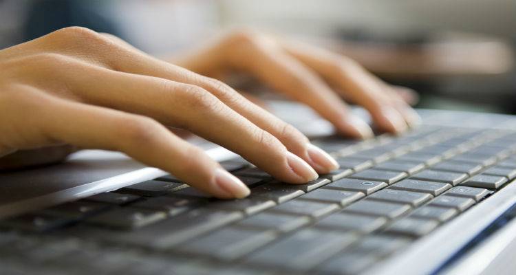 Την επιμόρφωση των εκπαιδευτικών της Λήμνου στους Η/Υ ζητούν βουλευτές του ΚΚΕ