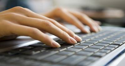 Την επιμόρφωση των εκπαιδευτικών της Λήμνου στους Η/Υ ζητούν βουλευτές του ΚΚΕ