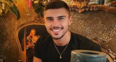 Ά&nu;&tau;&rho;&iota;&omicron;&upsilon; &Lambda;ά&mu;&pi;&rho;&omicron;&upsilon;: &Mu;&epsilon; &kappa;&alpha;&tau;&alpha;&gamma;&omega;&gamma;ή &alpha;&pi;ό &tau;&eta; &Lambda;ή&mu;&nu;&omicron; &omicron; &tau;&rho;&alpha;&gamma;&omicron;&upsilon;&delta;&iota;&sigma;&tau;ή&sigmaf; &tau;&eta;&sigmaf; &Kappa;ύ&pi;&rho;&omicron;&upsilon;