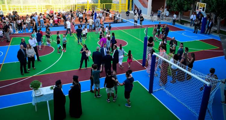 &Sigma;&chi;&omicron;&lambda;&epsilon;ί&alpha;: &Epsilon;&pi;&iota;&sigma;&tau;&rho;έ&phi;&omicron;&upsilon;&nu; &omicron;&iota; &epsilon;&kappa;&pi;&alpha;&iota;&delta;&epsilon;&upsilon;&tau;&iota;&kappa;&omicron;ί &sigma;ή&mu;&epsilon;&rho;&alpha;, &pi;ό&tau;&epsilon; &alpha;&rho;&chi;ί&zeta;&omicron;&upsilon;&nu; &tau;&alpha; &mu;&alpha;&theta;ή&mu;&alpha;&tau;&alpha;