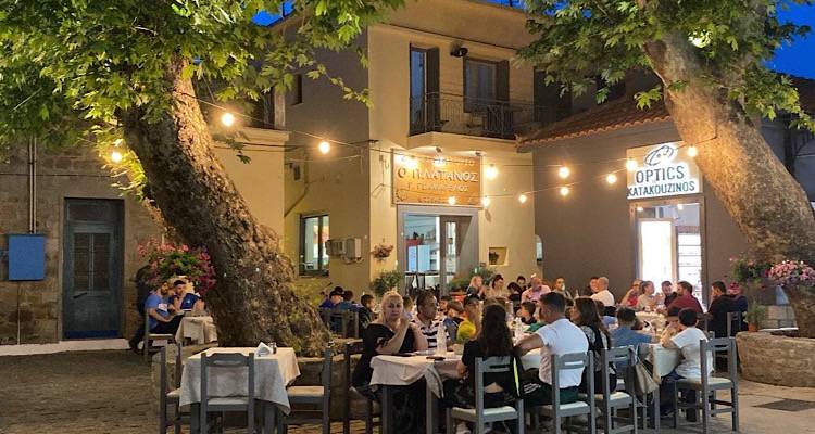 Πενήντα χρόνια «Πλάτανος» | Οι πιο ατόφιες γεύσεις της Λήμνου μετράνε μισό αιώνα ζωής!