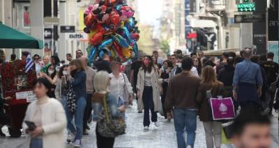 &Kappa;&omicron;&rho;&omega;&nu;&omicron;ϊό&sigmaf;: 6.416 &kappa;&rho;&omicron;ύ&sigma;&mu;&alpha;&tau;&alpha;, 27 &nu;&epsilon;&kappa;&rho;&omicron;ί &kappa;&alpha;&iota; 196 &delta;&iota;&alpha;&sigma;&omega;&lambda;&eta;&nu;&omega;&mu;έ&nu;&omicron;&iota;