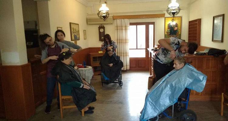 Κίνηση αγάπης από τους σπουδαστές του ΙΕΚ Λήμνου | Χαμόγελα και νέα κουπ στους ηλικιωμένους του Γηροκομείου (photos)