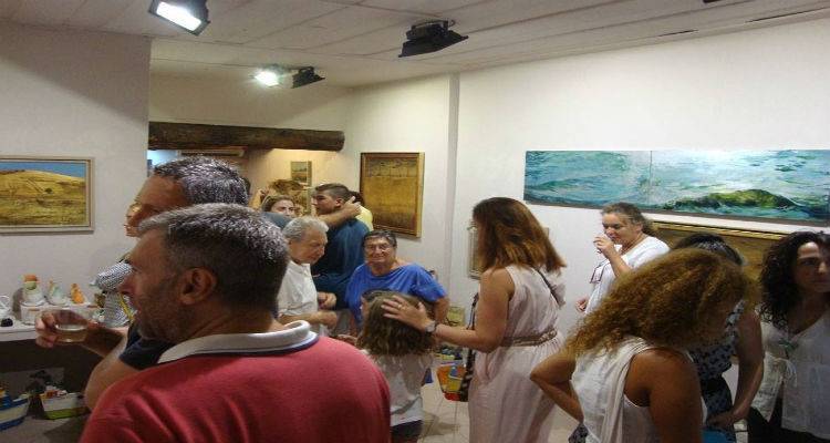 &Pi;&rho;&alpha;&gamma;&mu;&alpha;&tau;&omicron;&pi;&omicron;&iota;ή&theta;&eta;&kappa;&alpha;&nu; &tau;&alpha; &epsilon;&gamma;&kappa;&alpha;ί&nu;&iota;&alpha; &tau;&eta;&sigmaf; έ&kappa;&theta;&epsilon;&sigma;&eta;&sigmaf; "Clay, gold and silver fields" &sigma;&tau;&eta; &Lambda;ή&mu;&nu;&omicron; (photos)