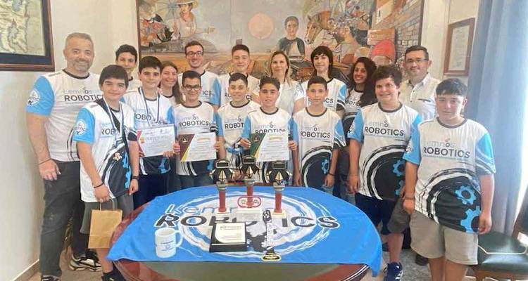 Έ&nu;&alpha; &laquo;&epsilon;&upsilon;&chi;&alpha;&rho;&iota;&sigma;&tau;ώ&raquo; &sigma;&tau;&omicron;&upsilon;&sigmaf; &mu;&alpha;&theta;&eta;&tau;έ&sigmaf; &pi;&omicron;&upsilon; έ&beta;&alpha;&lambda;&alpha;&nu; &tau;&eta; &Lambda;ή&mu;&nu;&omicron; &sigma;&tau;&omicron;&nu; &chi;ά&rho;&tau;&eta; &tau;&eta;&sigmaf; &kappa;&alpha;&iota;&nu;&omicron;&tau;&omicron;&mu;ί&alpha;&sigmaf;