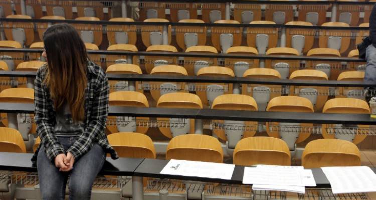 &Upsilon;&pi;&omicron;&upsilon;&rho;&gamma;&epsilon;ί&omicron; &Pi;&alpha;&iota;&delta;&epsilon;ί&alpha;&sigmaf;: 5-18 &Nu;&omicron;&epsilon;&mu;&beta;&rho;ί&omicron;&upsilon; &omicron;&iota; &alpha;&iota;&tau;ή&sigma;&epsilon;&iota;&sigmaf; &mu;&epsilon;&tau;&epsilon;&gamma;&gamma;&rho;&alpha;&phi;ώ&nu; &gamma;&iota;&alpha; &tau;&omicron;&upsilon;&sigmaf; &phi;&omicron;&iota;&tau;&eta;&tau;έ&sigmaf;