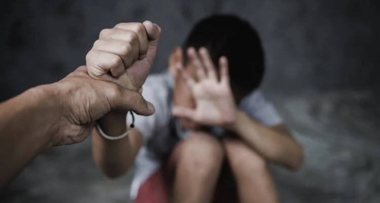&Upsilon;&pi;ό&theta;&epsilon;&sigma;&eta; &sigma;&omicron;&kappa; &sigma;&tau;&eta;&nu; &Pi;ά&tau;&rho;&alpha;: 12&chi;&rho;&omicron;&nu;&omicron;&sigmaf; &kappa;&alpha;&tau;ή&gamma;&gamma;&epsilon;&iota;&lambda;&epsilon; &tau;&omicron;&nu; &pi;&alpha;&tau;έ&rho;&alpha; &tau;&omicron;&upsilon; &gamma;&iota;&alpha; &epsilon;&xi;&alpha;&nu;&alpha;&gamma;&kappa;&alpha;&sigma;&tau;&iota;&kappa;ή &epsilon;&rho;&gamma;&alpha;&sigma;ί&alpha; &mu;&epsilon; &chi;&rho;ή&sigma;&eta; &beta;ί&alpha;&sigmaf; -&Eta; &alpha;&nu;&alpha;&kappa;&omicron;ί&nu;&omega;&sigma;&eta; &tau;&omicron;&upsilon; &laquo;&Chi;&alpha;&mu;ό&gamma;&epsilon;&lambda;&omicron;&upsilon;&raquo;
