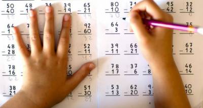 «Κολπάκια» για την επίλυση προσθέσεων και αφαιρέσεων