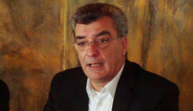 &Omicron; &Sigma;&pi;ύ&rho;&omicron;&sigmaf; &Gamma;&alpha;&lambda;&eta;&nu;ό&sigmaf; &pi;&alpha;&rho;&omicron;&upsilon;&sigma;&iota;ά&zeta;&epsilon;&iota; &tau;&eta; &laquo;&Delta;&iota;&alpha;&delta;&iota;&kappa;&tau;&upsilon;&alpha;&kappa;ή &Lambda;έ&sigma;&beta;&omicron;&raquo;