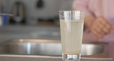 &Mu;ύ&rho;&iota;&nu;&alpha;: &Pi;&alpha;&rho;&omicron;&delta;&iota;&kappa;ή &theta;&omicron;&lambda;ό&tau;&eta;&tau;&alpha; &sigma;&tau;&omicron; &nu;&epsilon;&rho;ό &mu;&epsilon;&tau;ά &tau;&eta; &sigma;ύ&nu;&delta;&epsilon;&sigma;&eta; &tau;&eta;&sigmaf; &nu;έ&alpha;&sigmaf; &delta;&epsilon;&xi;&alpha;&mu;&epsilon;&nu;ή&sigmaf;