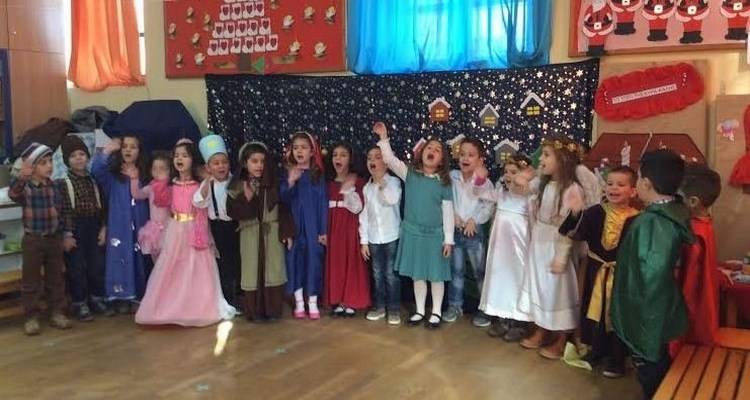 "Παραμονή Χριστουγέννων στο σπίτι της κυρά Καλής" από το 1ο νηπιαγωγείο της Μύρινας