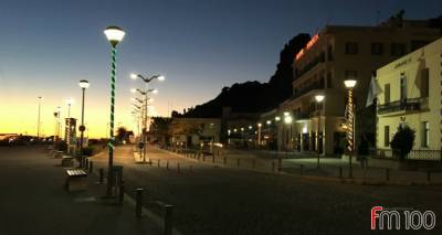 &Lambda;ή&mu;&nu;&omicron;&sigmaf;: &Phi;&omega;&tau;&alpha;&gamma;ώ&gamma;&eta;&sigma;&eta; &delta;έ&nu;&tau;&rho;&omicron;&upsilon; &sigma;&tau;&omicron; &lambda;&iota;&mu;ά&nu;&iota; &tau;&eta;&sigmaf; &Mu;ύ&rho;&iota;&nu;&alpha;&sigmaf; &mu;&epsilon; &pi;&omicron;&lambda;&lambda;έ&sigmaf; &epsilon;&kappa;&pi;&lambda;ή&xi;&epsilon;&iota;&sigmaf;