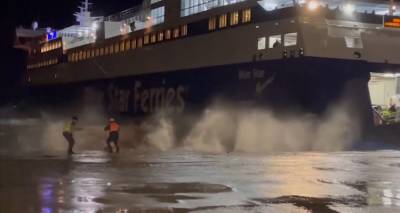 &Lambda;ή&mu;&nu;&omicron;&sigmaf;: &Eta; &chi;&tau;&epsilon;&sigma;&iota;&nu;&omicron;&beta;&rho;&alpha;&delta;&iota;&nu;ή ά&phi;&iota;&xi;&eta; &tau;&omicron;&upsilon; Blue Star Myconos