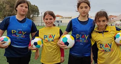 &Lambda;ή&mu;&nu;&omicron;&sigmaf;: &Tau;&omicron; &pi;&omicron;&delta;ό&sigma;&phi;&alpha;&iota;&rho;&omicron; &gamma;ί&nu;&epsilon;&tau;&alpha;&iota; &pi;&alpha;&iota;&chi;&nu;ί&delta;&iota; &gamma;&iota;&alpha; &kappa;&omicron;&rho;ί&tau;&sigma;&iota;&alpha; 5-8 &epsilon;&tau;ώ&nu; | &Gamma;ί&nu;&epsilon; &kappa;&alpha;&iota; &epsilon;&sigma;ύ &mu;έ&rho;&omicron;&sigmaf; &tau;&omicron;&upsilon;