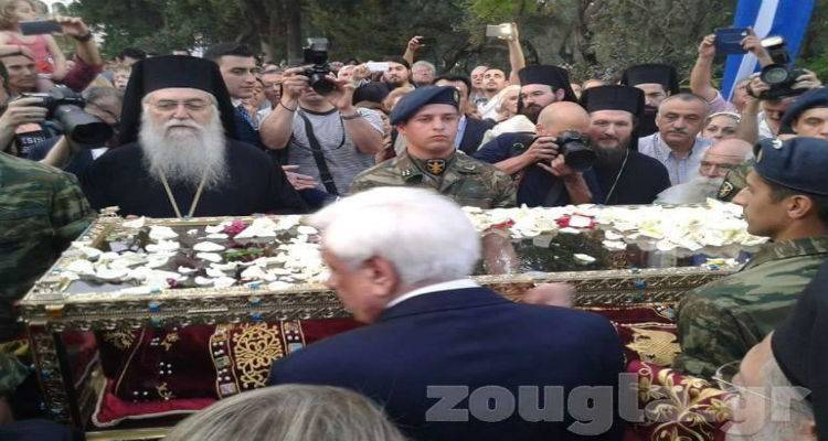 Λημνιός Δόκιμος του Πυροβολικού σήκωσε στους ώμους το σκήνωμα της Αγίας Ελένης (photos)