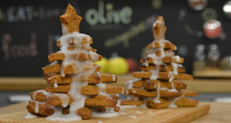 Χριστουγεννιάτικο έλατο από μπισκότα με μέλι και μπαχαρικά