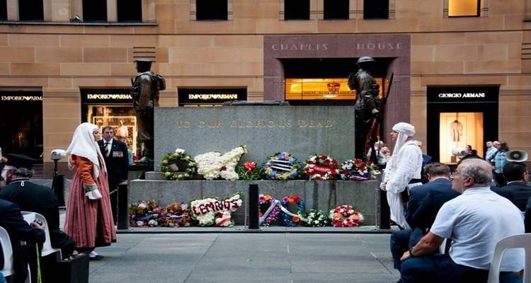 &Omicron;&iota; &Lambda;&eta;&mu;&nu;&iota;&omicron;ί &tau;&omicron;&upsilon; &Sigma;ύ&delta;&nu;&epsilon;ϋ &tau;&iota;&mu;&omicron;ύ&nu; &tau;&eta;&nu; ANZAC Day (photos)