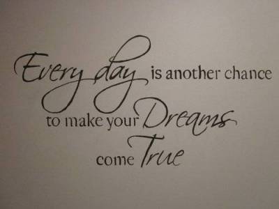 Αν μπορείς να ονειρεύεσαι, μπορείς και να πετύχεις!