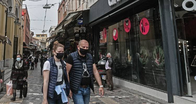 &Kappa;&omicron;&rho;&omega;&nu;&omicron;ϊό&sigmaf;: &Sigma;&tau;&alpha; 1.866 &tau;&alpha; &nu;έ&alpha; &kappa;&rho;&omicron;ύ&sigma;&mu;&alpha;&tau;&alpha; - 759 &omicron;&iota; &delta;&alpha;&sigma;&omega;&lambda;&eta;&nu;&omega;&mu;έ&nu;&omicron;&iota;, 73 &theta;ά&nu;&alpha;&tau;&omicron;&iota;