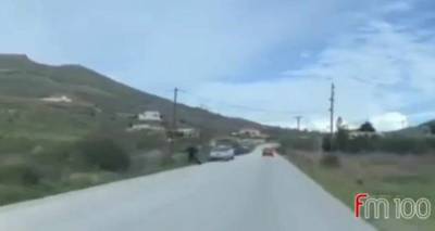 &Kappa;&omicron;&rho;&nu;ό&sigmaf;: &Iota;&Chi; &epsilon;&xi;&epsilon;&tau;&rho;ά&pi;&eta; &tau;&eta;&sigmaf; &pi;&omicron;&rho;&epsilon;ί&alpha;&sigmaf; &tau;&omicron;&upsilon; (video)