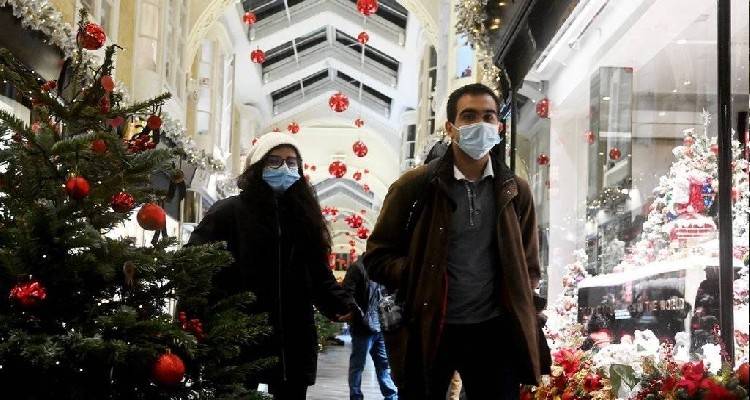 &Beta;&rho;&epsilon;&tau;&alpha;&nu;ί&alpha; - Covid : &Epsilon;&nu; ό&psi;&epsilon;&iota; &Chi;&rho;&iota;&sigma;&tau;&omicron;&upsilon;&gamma;έ&nu;&nu;&omega;&nu; &tau;o &mu;&epsilon;&rho;&iota;&kappa;ό lockdown &epsilon;ί&nu;&alpha;&iota; &pi;&rho;&omicron; &tau;&omega;&nu; &pi;&upsilon;&lambda;ώ&nu;