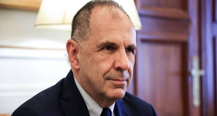 &Alpha;&upsilon;&sigma;&tau;&eta;&rho;ό &mu;ή&nu;&upsilon;&mu;&alpha; &Gamma;&epsilon;&rho;&alpha;&pi;&epsilon;&tau;&rho;ί&tau;&eta; &sigma;&tau;&eta;&nu; &Sigma;&iota;&lambda;&iota;ά&nu;&omicron;&phi;&sigma;&kappa;&alpha; &gamma;&iota;&alpha; &tau;&omicron; &laquo;&Mu;&alpha;&kappa;&epsilon;&delta;&omicron;&nu;ί&alpha;&raquo;: T&omicron; &zeta;ή&tau;&eta;&mu;&alpha; &tau;&eta;&sigmaf; &omicron;&nu;&omicron;&mu;&alpha;&sigma;ί&alpha;&sigmaf; &delta;&epsilon;&nu; &tau;&rho;&omicron;&pi;&omicron;&pi;&omicron;&iota;&epsilon;ί&tau;&alpha;&iota;