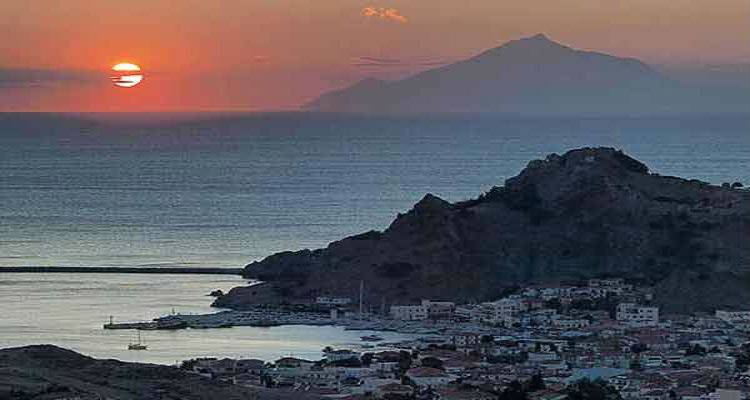 &Tau;&alpha; &kappa;&alpha;&lambda;&omicron;&kappa;&alpha;ί&rho;&iota;&alpha; &sigma;&tau;&eta; &Lambda;ή&mu;&nu;&omicron;