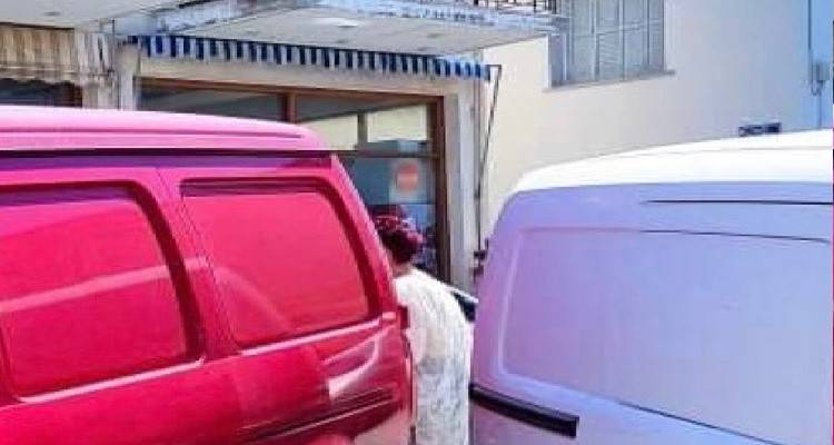 Λήμνος: Στενό... παρκάρισμα στην Μύρινα