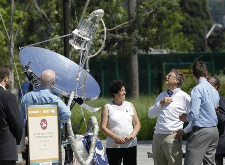 Ο Μπιλ Γκέιτς «αναζητεί» την ιδανική τουαλέτα για τον αναπτυσσόμενο κόσμο