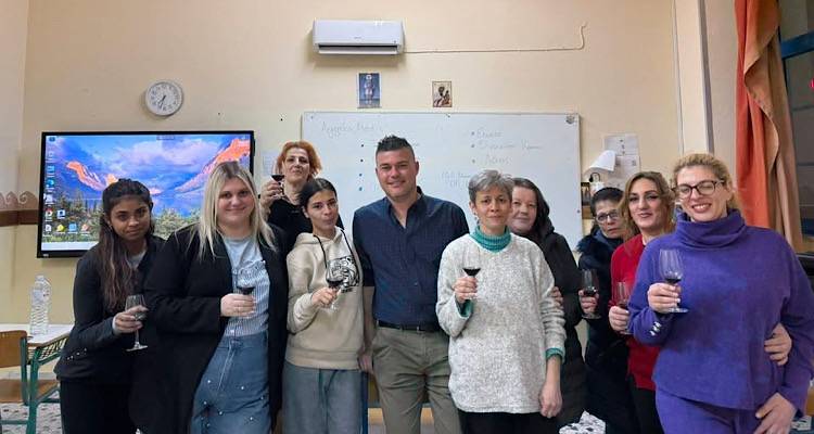 &Eta; &tau;έ&chi;&nu;&eta; &tau;&omicron;&upsilon; &kappa;&rho;&alpha;&sigma;&iota;&omicron;ύ &sigma;&tau;&eta; &Sigma;&Alpha;&Epsilon;&Kappa; &Lambda;ή&mu;&nu;&omicron;&upsilon;: &Gamma;&epsilon;&upsilon;&sigma;&iota;&gamma;&nu;&omega;&sigma;ί&alpha; &kappa;&alpha;&iota; &epsilon;&kappa;&pi;&alpha;ί&delta;&epsilon;&upsilon;&sigma;&eta; &mu;&epsilon; &beta;ά&sigma;&eta; &tau;&alpha; &kappa;&rho;&alpha;&sigma;&iota;ά &tau;&eta;&sigmaf; &Lambda;ή&mu;&nu;&omicron;&upsilon;