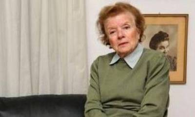 &laquo;Έ&phi;&upsilon;&gamma;&epsilon;&raquo; &eta; &gamma;&nu;&omega;&sigma;&tau;ή &eta;&theta;&omicron;&pi;&omicron;&iota;ό&sigmaf; &Delta;ή&mu;&eta;&tau;&rho;&alpha; &Sigma;&epsilon;&rho;&epsilon;&mu;έ&tau;&eta;