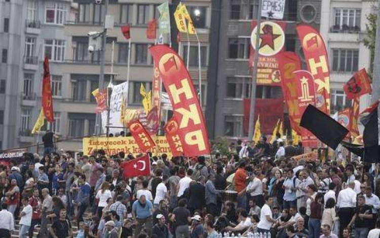 &Pi;ά&nu;&omega; &alpha;&pi;ό 4.000 &omicron;&iota; &tau;&rho;&alpha;&upsilon;&mu;&alpha;&tau;ί&epsilon;&sigmaf; - &Sigma;&upsilon;&lambda;&lambda;ή&psi;&epsilon;&iota;&sigmaf; &tau;ώ&rho;&alpha; &kappa;&alpha;&iota; &gamma;&iota;&alpha; &mu;&eta;&nu;ύ&mu;&alpha;&tau;&alpha; &sigma;&tau;&omicron; Twitter