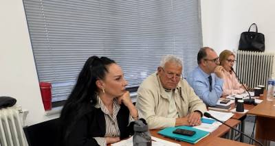 &Delta;&eta;&mu;&omicron;&tau;&iota;&kappa;ό &Sigma;&upsilon;&mu;&beta;&omicron;ύ&lambda;&iota;&omicron; &Lambda;ή&mu;&nu;&omicron;&upsilon;: &laquo;&Alpha;&upsilon;&tau;&alpha;&rho;&chi;&iota;&kappa;έ&sigmaf; &alpha;&nu;&tau;&iota;&lambda;ή&psi;&epsilon;&iota;&sigmaf; &delta;&iota;&omicron;ί&kappa;&eta;&sigma;&eta;&sigmaf;&raquo; &kappa;&alpha;&tau;&alpha;&gamma;&gamma;έ&lambda;&lambda;&omicron;&upsilon;&nu; &omicron;&iota; &delta;ύ&omicron; &alpha;&nu;&epsilon;&xi;ά&rho;&tau;&eta;&tau;&omicron;&iota; &sigma;ύ&mu;&beta;&omicron;&upsilon;&lambda;&omicron;&iota; &Tau;&omicron;&upsilon;&lambda;&alpha;&delta;έ&lambda;&eta;&sigmaf; &kappa;&alpha;&iota; &Gamma;&alpha;&rho;&omicron;&phi;&alpha;&lambda;&lambda;ί&delta;&omicron;&upsilon;