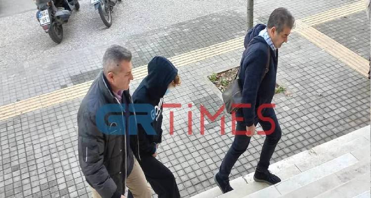 &Theta;&epsilon;&sigma;&sigma;&alpha;&lambda;&omicron;&nu;ί&kappa;&eta;: &Pi;&omicron;&iota;&nu;ή &phi;&upsilon;&lambda;ά&kappa;&iota;&sigma;&eta;&sigmaf; 3 &epsilon;&tau;ώ&nu; &sigma;&tau;&eta;&nu; 47&chi;&rho;&omicron;&nu;&eta; &beta;&rho;&epsilon;&phi;&omicron;&nu;&eta;&pi;&iota;&omicron;&kappa;ό&mu;&omicron; &pi;&omicron;&upsilon; έ&delta;&epsilon;&rho;&nu;&epsilon; &pi;&alpha;&iota;&delta;&iota;ά | &Kappa;&alpha;&tau;&alpha;&theta;έ&sigma;&epsilon;&iota;&sigmaf; &sigma;&omicron;&kappa; &gamma;&omicron;&nu;&iota;ώ&nu;