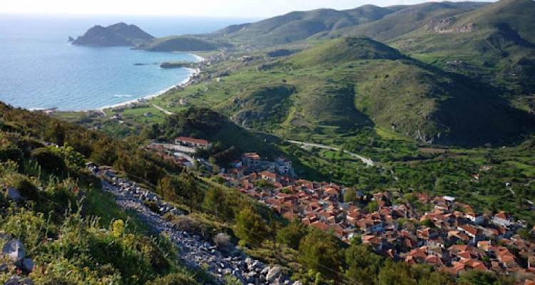 Έκκληση για τα αυτονόητα από την Κοινότητα Κάσπακα: Τα σκουπίδια στους κάδους, οι σακούλες δεμένες
