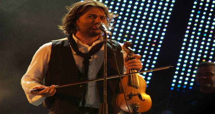 &Tau;&alpha; &Tau;&sigma;&iota;&mu;ά&nu;&delta;&rho;&iota;&alpha; &upsilon;&pi;&omicron;&delta;έ&chi;&omicron;&nu;&tau;&alpha;&iota; &tau;&omicron;&nu; &Mu;ά&nu;&omicron; &Pi;&upsilon;&rho;&omicron;&beta;&omicron;&lambda;ά&kappa;&eta; &gamma;&iota;&alpha; έ&nu;&alpha; &xi;&epsilon;&chi;&omega;&rho;&iota;&sigma;&tau;ό &sigma;&epsilon;&mu;&iota;&nu;ά&rho;&iota;&omicron; &lambda;ύ&rho;&alpha;&sigmaf;