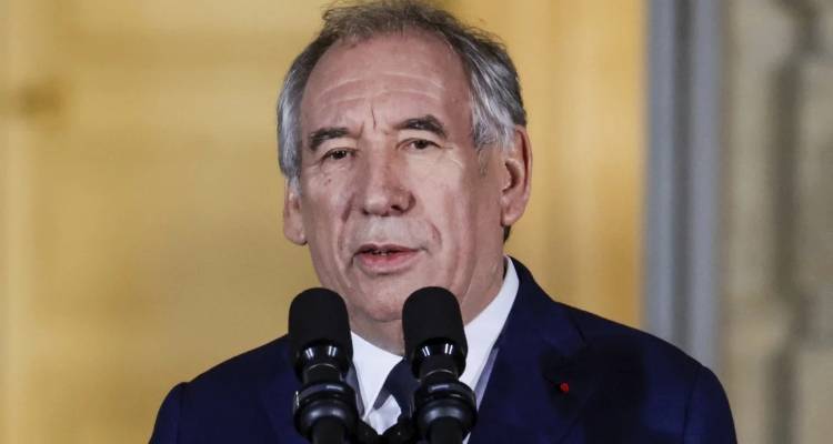 Γαλλία: Οι κινήσεις Μπαϊρού για τον σχηματισμό κυβέρνησης -Πρώτο ραντεβού με Λεπέν, ελπίζει σε στήριξη των Σοσιαλιστών