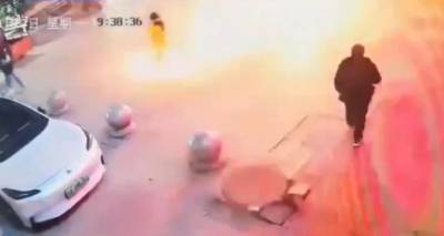 Τρομακτικό ατύχημα στην Κίνα: 12χρονη έριξε κροτίδα στον υπόνομο και εκτοξεύτηκε 10 μέτρα στον αέρα - Δείτε βίντεο