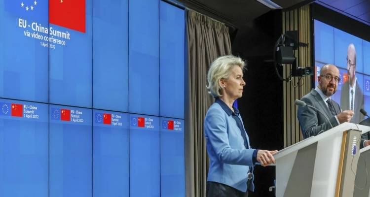 Στο Πεκίνο Φον ντερ Λάιεν, Σαρλ Μισέλ για τη Σύνοδο ΕΕ/Κίνας, συναντήθηκαν με Σι Τζινπίνγκ