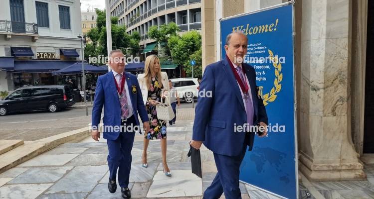 &Sigma;&tau;&eta;&nu; &Alpha;&theta;ή&nu;&alpha; billionaires, &lambda;&omicron;&mu;&pi;ί&sigma;&tau;&epsilon;&sigmaf; &kappa;&alpha;&iota; &kappa;&omicron;&rho;&upsilon;&phi;&alpha;ί&omicron;&iota; &epsilon;&pi;&iota;&sigma;&tau;ή&mu;&omicron;&nu;&epsilon;&sigmaf; -&Pi;&omicron;&iota;&alpha; &epsilon;ί&nu;&alpha;&iota; &eta; &omicron;&mu;ά&delta;&alpha; &tau;&omega;&nu; &Alpha;&rho;&chi;ό&nu;&tau;&omega;&nu; &tau;&omicron;&upsilon; &Pi;&alpha;&tau;&rho;&iota;&alpha;&rho;&chi;&epsilon;ί&omicron;&upsilon;