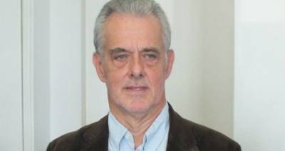 &Gamma;. &Sigma;&pi;&iota;&lambda;ά&nu;&eta;&sigmaf;: &laquo;&Tau;&omicron; &Pi;&Epsilon;&Pi; &kappa;&iota;&nu;&delta;&upsilon;&nu;&epsilon;ύ&epsilon;&iota;. &Tau;&omicron; &Beta;. &Alpha;&iota;&gamma;&alpha;ί&omicron; &kappa;&iota;&nu;&delta;&upsilon;&nu;&epsilon;ύ&epsilon;&iota;. &Alpha;&kappa;&omicron;ύ&epsilon;&iota; &kappa;&alpha;&nu;&epsilon;ί&sigmaf;;&raquo;