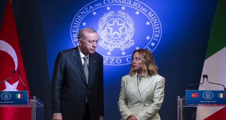 Το colpo grosso του Ερντογάν στην Ιταλία: Τι κρύβει η νέα αμυντική συμφωνία με τη Μελόνι