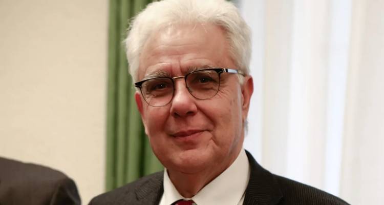 &Omicron;&Pi;&Epsilon;&Kappa;&Epsilon;&Pi;&Epsilon;: &Omicron; &Nu;ί&kappa;&omicron;&sigmaf; &Sigma;&alpha;&lambda;ά&tau;&alpha;&sigmaf; &nu;έ&omicron;&sigmaf; &Pi;&rho;ό&epsilon;&delta;&rho;&omicron;&sigmaf; &tau;&omicron;&upsilon; &Omicron;&rho;&gamma;&alpha;&nu;&iota;&sigma;&mu;&omicron;ύ