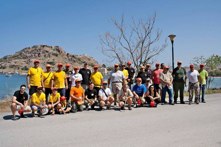 Η Ένωση Φίλων ΑΕΚ Λήμνου καθάρισε το αλσύλλιο στο λιμάνι