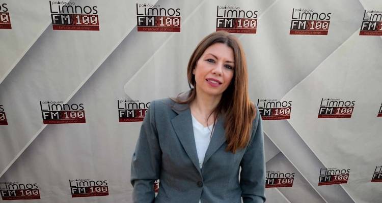 &Phi;&omega;&tau;&epsilon;&iota;&nu;ή &Mu;&epsilon;&lambda;ά&tau;&omicron;&upsilon;: &laquo;&Eta; &sigma;&tau;ή&rho;&iota;&xi;&eta; &tau;&eta;&sigmaf; &Nu;&Delta; &sigma;&tau;&omicron;&nu; &kappa;. &Sigma;&tau;&epsilon;&phi;&alpha;&nu;ή &delta;ί&nu;&epsilon;&iota; &tau;&eta; &delta;&upsilon;&nu;&alpha;&tau;ό&tau;&eta;&tau;&alpha; &tau;&eta;&sigmaf; &delta;&iota;&epsilon;&kappa;&delta;ί&kappa;&eta;&sigma;&eta;&sigmaf;&raquo;