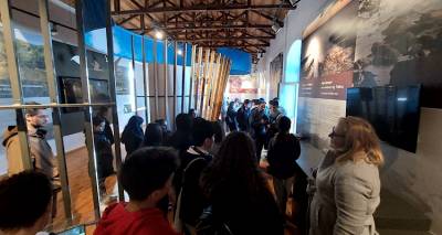 &Gamma;&upsilon;&mu;&nu;ά&sigma;&iota;&omicron; &Mu;&omicron;ύ&delta;&rho;&omicron;&upsilon;: &Sigma;&tau;&omicron; &Kappa;έ&nu;&tau;&rho;&omicron; &Epsilon;&nu;&eta;&mu;έ&rho;&omega;&sigma;&eta;&sigmaf; &Rho;&omicron;&upsilon;&sigma;&omicron;&pi;&omicron;&upsilon;&lambda;ί&omicron;&upsilon; &alpha;&lambda;&lambda;ά &kappa;&alpha;&iota; &sigma;&pi;&iota;&tau;&iota;&kappa;ή &lambda;&epsilon;&mu;&omicron;&nu;ά&delta;&alpha; &kappa;&alpha;&iota; &kappa;&alpha;&tau;&alpha;&sigma;&kappa;&epsilon;&upsilon;έ&sigmaf; &Omicron;&rho;&iota;&gamma;&kappa;ά&mu;&iota; &mu;&epsilon; &tau;&omicron;&upsilon;&sigmaf; &mu;&alpha;&theta;&eta;&tau;έ&sigmaf; &tau;&omicron;&upsilon; &Epsilon;&Epsilon;&Epsilon;&Epsilon;&Kappa; &Rho;&epsilon;&pi;&alpha;&nu;&iota;&delta;ί&omicron;&upsilon;