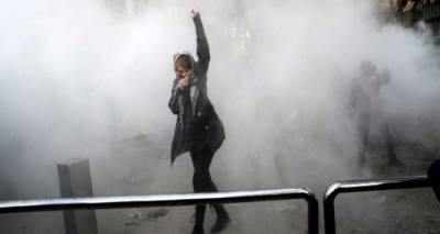 &Chi;ύ&theta;&eta;&kappa;&epsilon; &alpha;ί&mu;&alpha; &sigma;&tau;&iota;&sigmaf; &alpha;&nu;&tau;&iota;&kappa;&upsilon;&beta;&epsilon;&rho;&nu;&eta;&tau;&iota;&kappa;έ&sigmaf; &delta;&iota;&alpha;&delta;&eta;&lambda;ώ&sigma;&epsilon;&iota;&sigmaf; &sigma;&tau;&omicron; &Iota;&rho;ά&nu; | &Mu;&epsilon; &laquo;&sigma;&iota;&delta;&eta;&rho;ά &pi;&upsilon;&gamma;&mu;ή&raquo; &alpha;&pi;&epsilon;&iota;&lambda;&omicron;ύ&nu; &omicron;&iota; &Phi;&rho;&omicron;&upsilon;&rho;&omicron;ί &tau;&eta;&sigmaf; &Epsilon;&pi;&alpha;&nu;ά&sigma;&tau;&alpha;&sigma;&eta;&sigmaf;